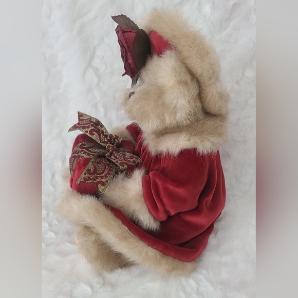 Bearington Bears - Retired Virginia, Christmas Bear, 14"H, Posable. - Picture 4 of 11